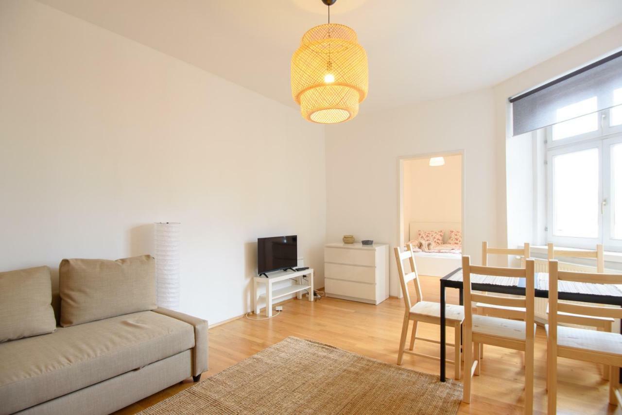 Central Living Apartment 1090 Wenen Buitenkant foto